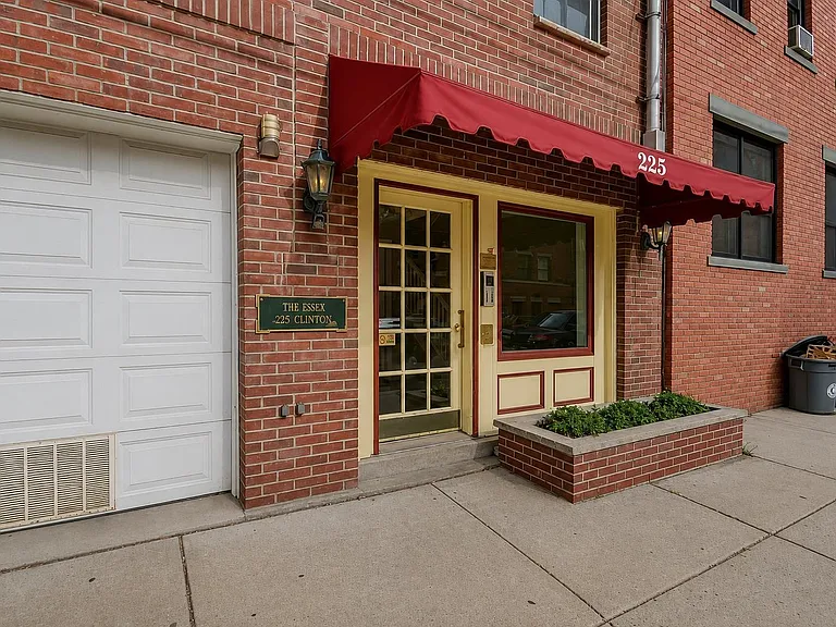 225 Clinton St #3 — Photo 16