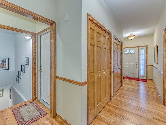 4th image of 21235 Lakeview Ct
