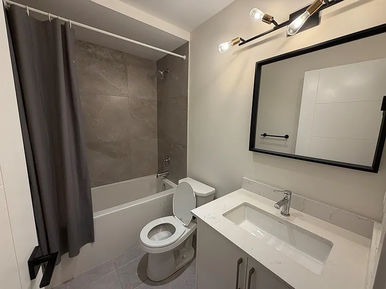 3170 Capstan Cres — Photo 10