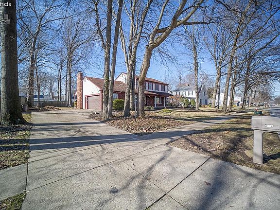 5th image of 4802 Edgewood Dr