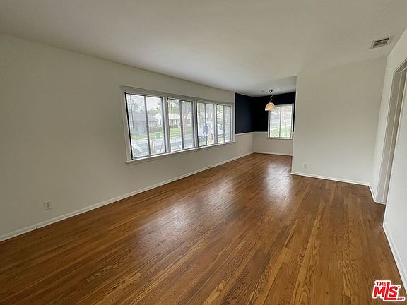 5th image of 10760 Northgate St