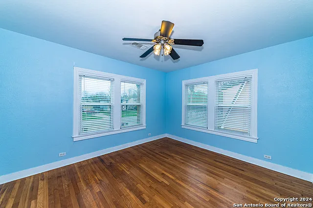 2218 W Mistletoe Ave — Photo 16