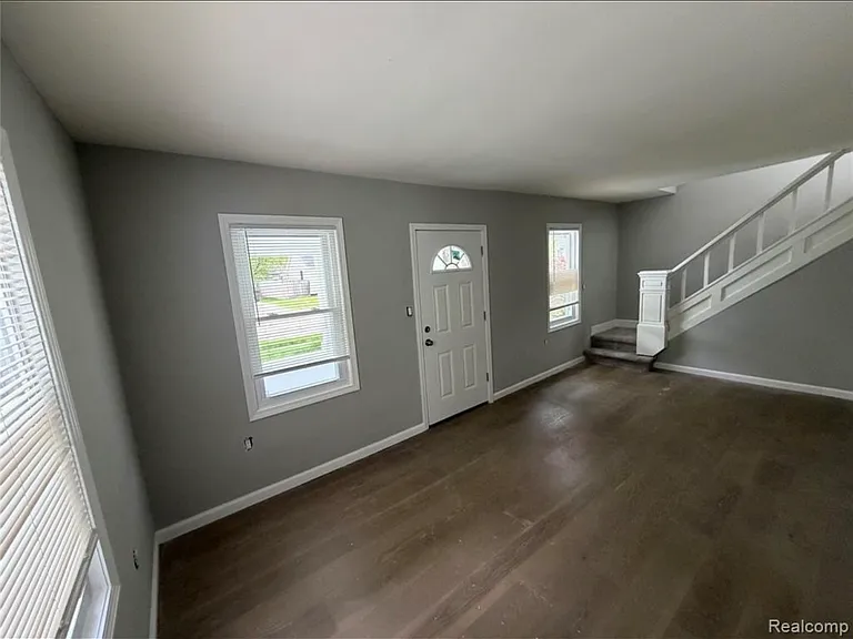 21631 Colgate St — Photo 5