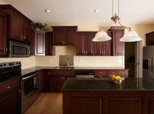 813 Amundson Dr, Stillwater, MN 55082