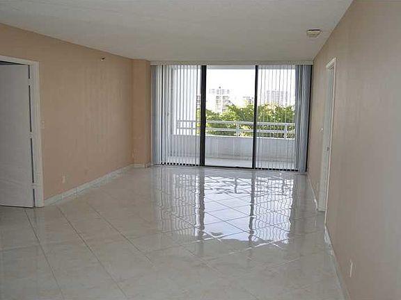 2nd image of 20225 NE 34th Ct APT 612