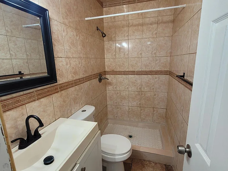 2729 Independence Ave #F — Photo 4