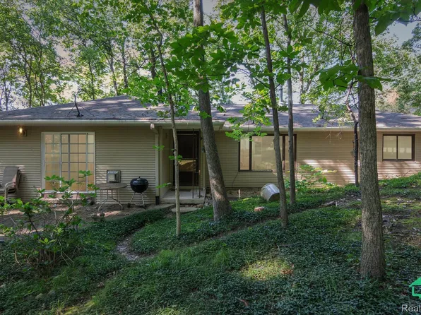19840 Waterloo Rd, Chelsea, MI 48118