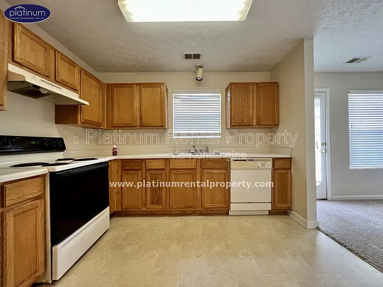 5687 Windfall Ln — Photo 5