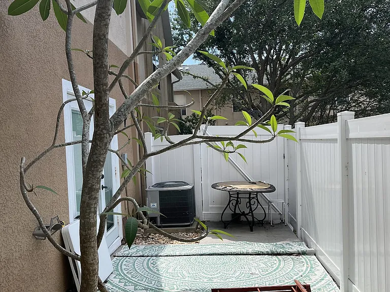 4239 Tyler Cir N — Photo 7