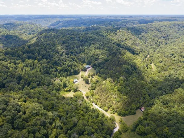 59 Russell Ln, Pleasant Shade, TN 37145