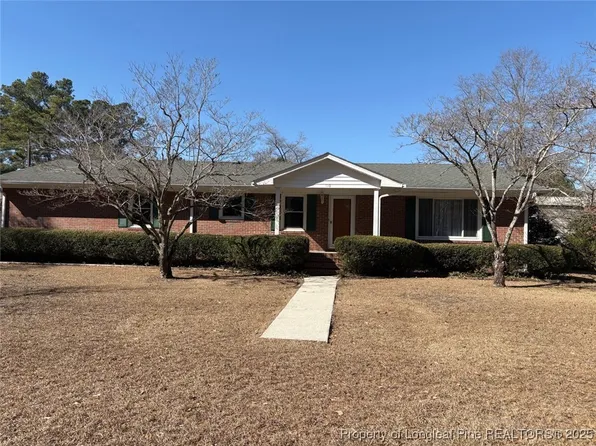 110 S Wilkinson Dr, Saint Pauls, NC 28384