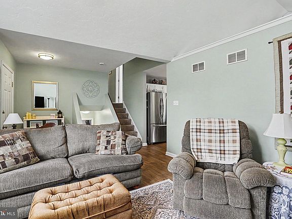 4th image of 417 S Columbus Ave