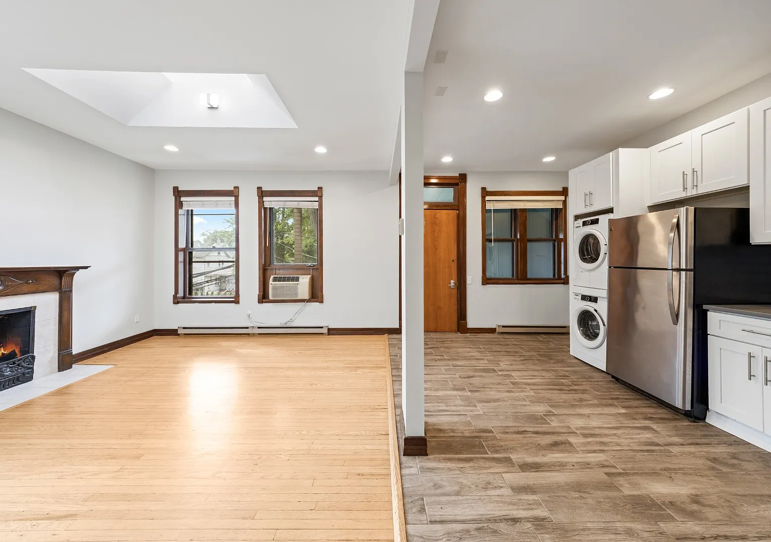 1 Bed 1 Bath With In-Unit Laundry And Recently Rehabbed Kitchen Near Downtown Oak Park Available ... — Photo 3