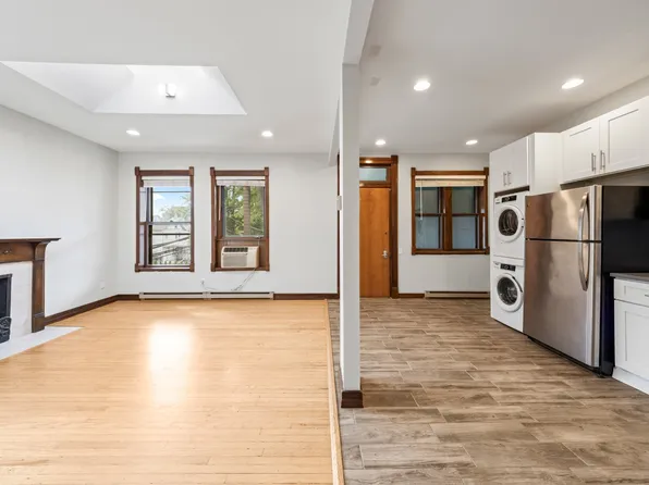 915 Pleasant St APT 2R, Oak Park, IL 60302