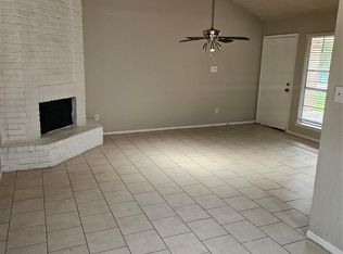 10111 Wild Hollow Ln, Houston, TX 77088