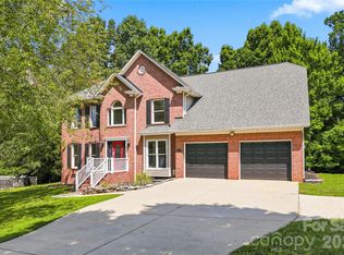 122 W Tattersall Dr, Statesville, NC 28677