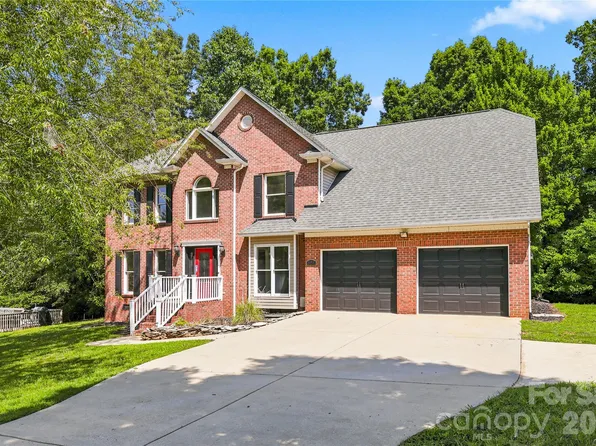 122 W Tattersall Dr, Statesville, NC 28677