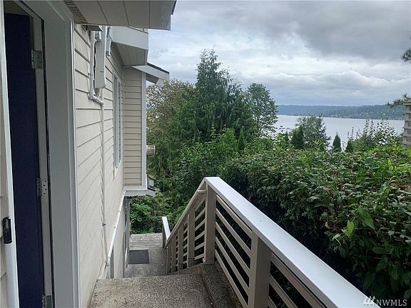 2nd image of 16918 SE 38th Pl #2