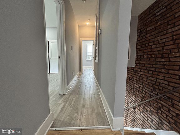 4th image of 1522 N Willington St