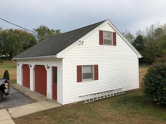 2 car detached garage