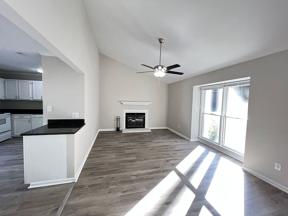 1st image of 4713D Matt Dr #D