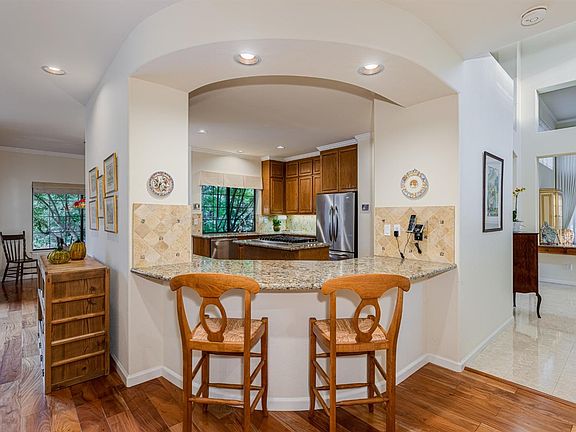 5th image of 1836 Castle Dr