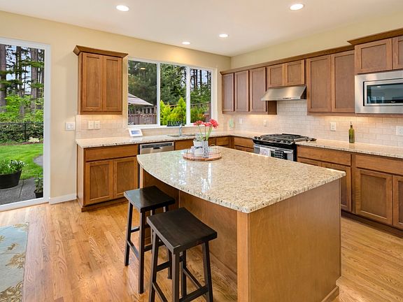 5th image of 10967 240th Ave NE