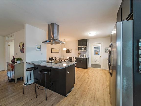 5th image of 343 Wildwood Ln