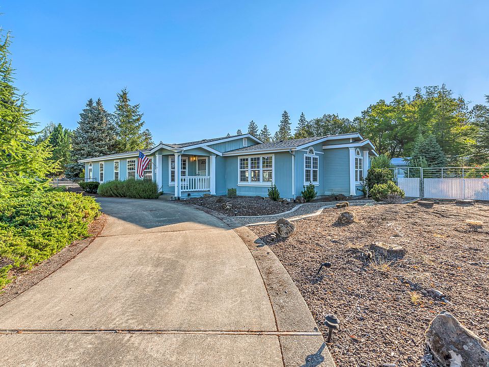 1st image of 600 Deer Park Ln