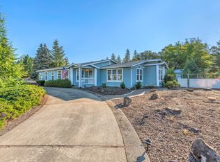 600 Deer Park Ln, Shady Cove, OR 97539