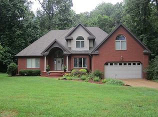 129 Pitchkettle Point Cir, Suffolk, VA 23434