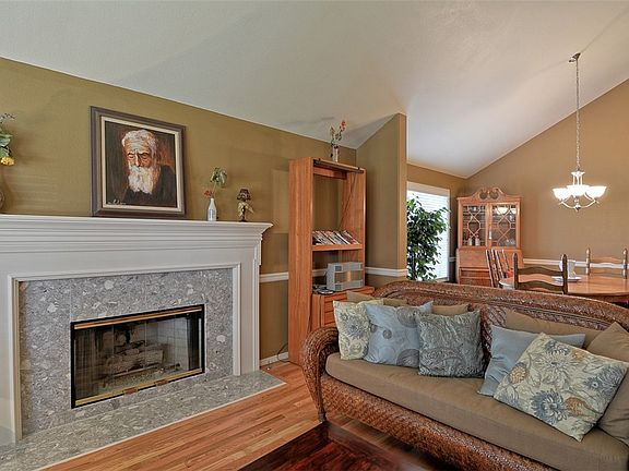 5th image of 18221 Woodbine Dr
