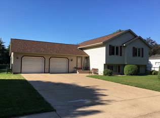 4614 Clover Dr, Eau Claire, WI 54701