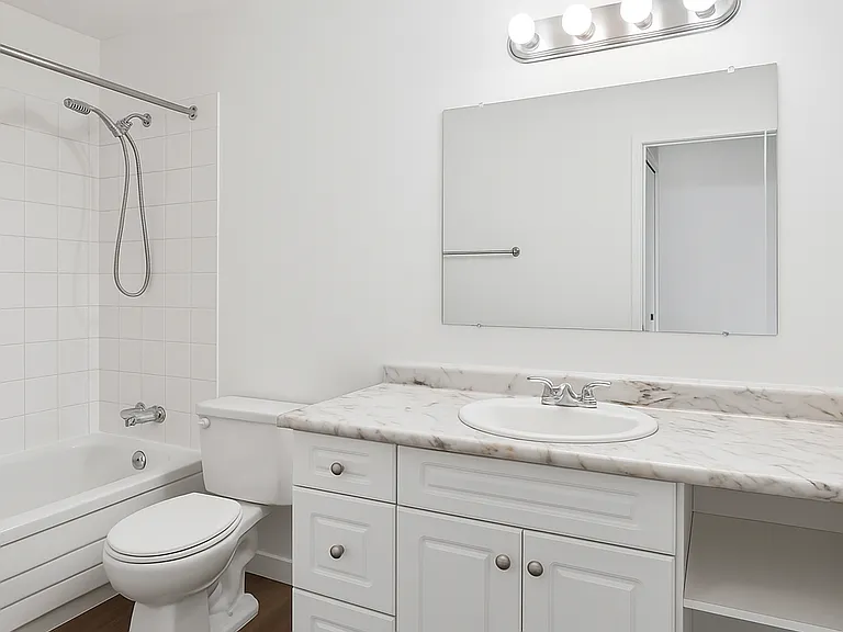 33452 Tessaro Cres #213 — Photo 10