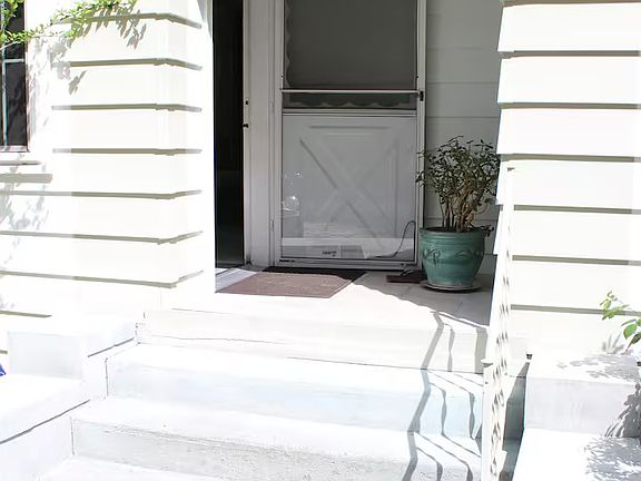 5th image of 12706 10th Ave NE