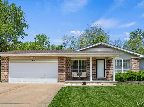 956 Falcon Dr, Imperial, MO 63052