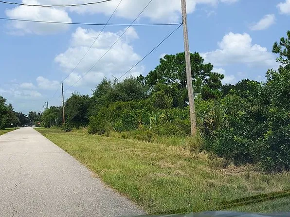 514 Desoto Ave, Lehigh Acres, FL 33972