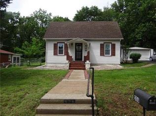 526 Reaser St, Leavenworth, KS 66048