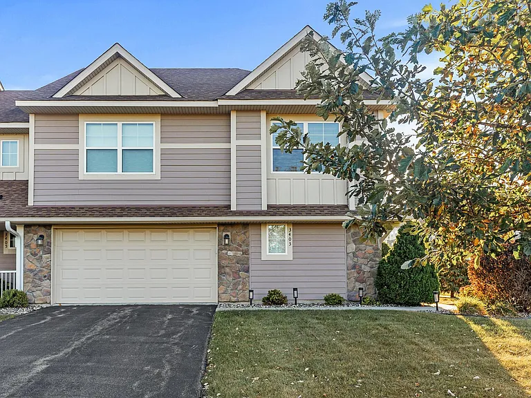 3403 Chestnut Ln — Photo 1