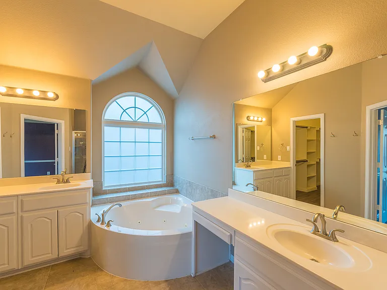 918 Witherby Ln — Photo 20