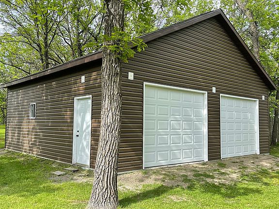 Detached Garage