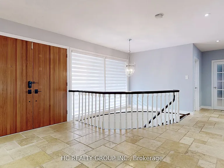 83 Fairway Heights Dr — Photo 3