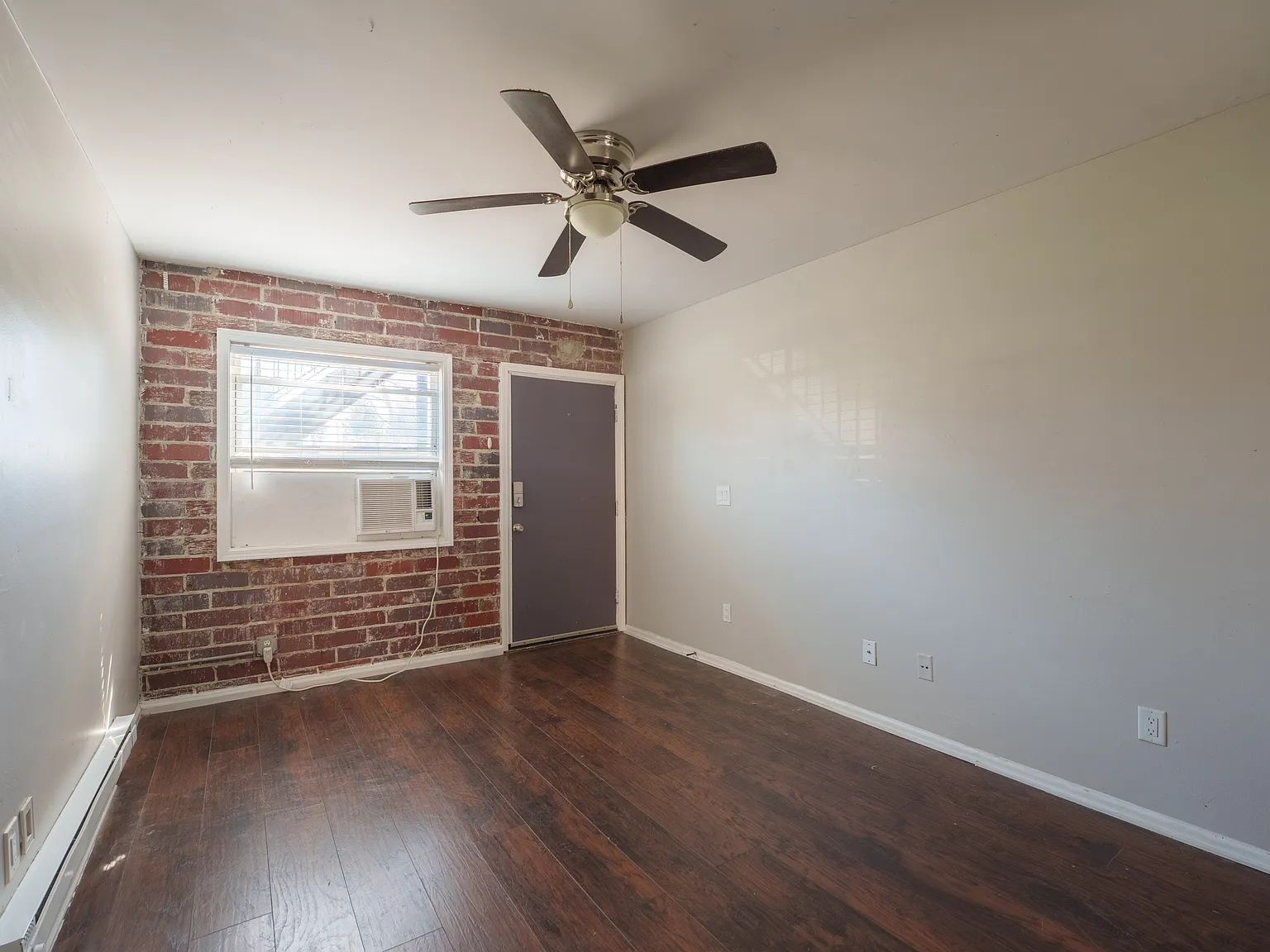 2 bed, 760 sqft, $1,300 — Photo 4