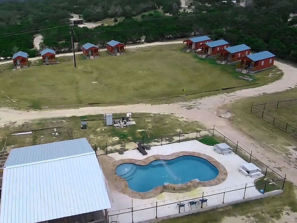 8 cabins, sleeps 3 to 4
