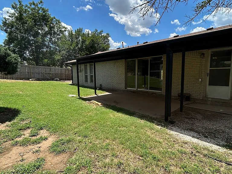 2717 NW Central Dr — Photo 24