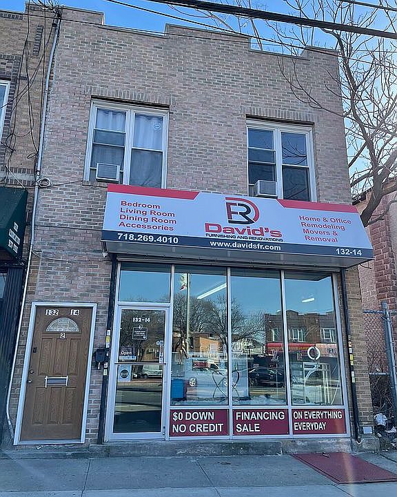 Mix-Use, Store & 4 Bed Apt.