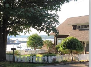 418 2nd St, Anacortes, WA 98221