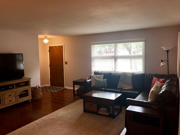 4th image of 10100 Horton Dr
