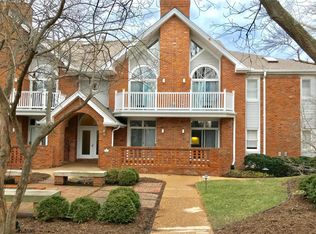 17 Country Club Ter, Saint Louis, MO