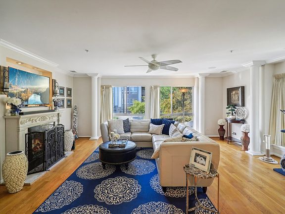 4th image of 630 Diamond Pointe Dr